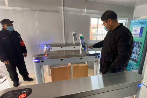 مستشفى مجتمع تشانغتشو يكمل الوقاية من الجائحة بجهاز قياس الحرارة بالتعرف على الوجه 605d7a72e2da3.jpg