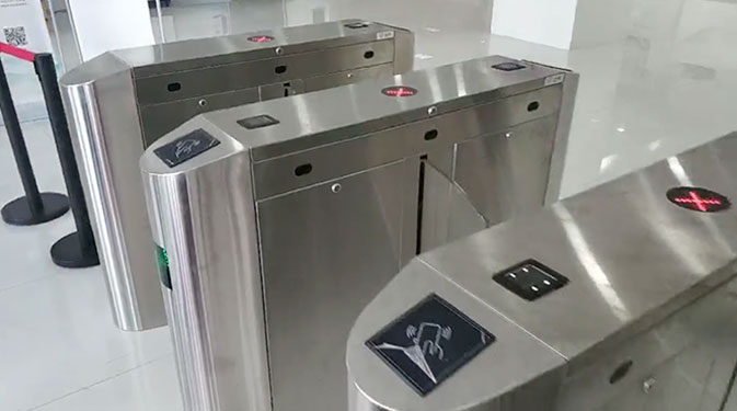مناقصة MTR لاستبدال بوابات المرور لقبول رمز الاستجابة السريعة وبطاقات الائتمان غير التلامسية للدفع 5c9deb6c34692.jpg